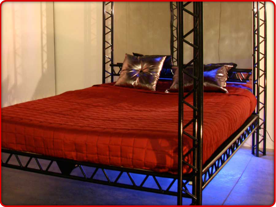 The RED Kinky ?Bed? - the Ultimate Bondage-Kink ?Bed? for every fetish love...